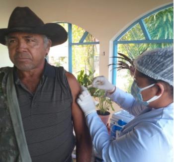 Apoio aéreo de fazendeiros garante vacinação em massa no Pantanal de Corumbá